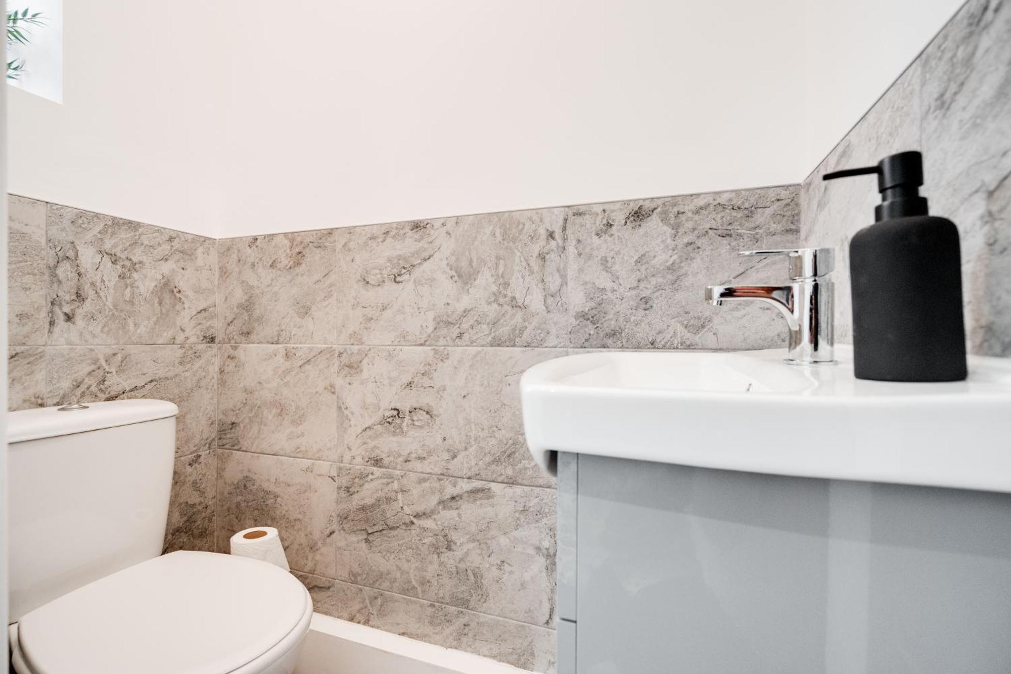 Vila Shawe House - 10 Minute Mcr Airport - Free Parking Wythenshawe Pokoj fotografie